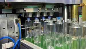 Machine de soufflage par injection en une étape à double rangée haute capacité HGY250-V4-B pour pots cosmétiques et alimentaires en HDPE/PET - Product Image 6