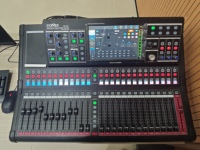Console de mixage numérique Linux 16/24/32 canaux avec faders motorisés Dante extensible pour système audio de conférence et de performance en direct