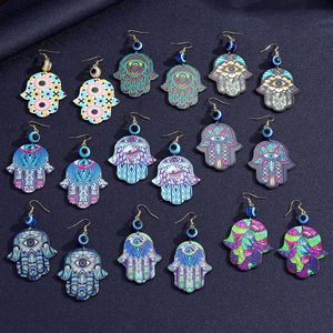 Pendientes colgantes bohemios con diseño de mano de Hamsa y ojo turco, joyería de moda de plástico colorida para mujeres y niñas - Product Image 1