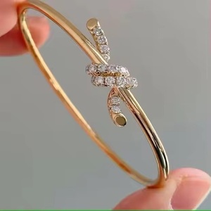 18K or jaune classique coupe ronde Moissanite Lab Grown Diamond Tennis Bracelet cadeau d'anniversaire pour elle - Product Image 1