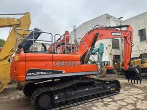 Excavatrice hydraulique d'occasion DOOSAN DX300LC-9C de 30 tonnes, de pointe, pour le déchiquetage précis des zones inondées - Product Image 4