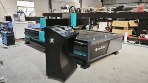 Découpeur plasma 3015 à contrôle automatique de la hauteur de la torche, logiciel de nesting personnalisé pour la découpe de métaux en nid d'abeille - Product Image 3