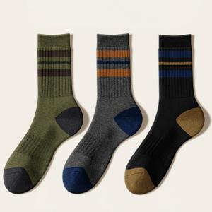 <span class=keywords><strong>Chaussettes</strong></span> en coton rayées personnalisées en gros, absorbantes, <span class=keywords><strong>chaudes</strong></span>, épaisses, en tissu éponge, <span class=keywords><strong>pour</strong></span> hommes, <span class=keywords><strong>chaussettes</strong></span> thermiques mi-mollet <span class=keywords><strong>pour</strong></span> <span class=keywords><strong>l</strong></span>'<span class=keywords><strong>hiver</strong></span> quotidien - Product Image 5