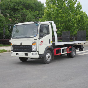 Camion de dépannage Sinotruk HOWO 4x2 avec plateau coulissant de 3 tonnes, empattement de 3360 mm, pour le sauvetage routier en ville - Product Image 1