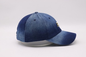 Casquette de baseball en denim délavé personnalisée avec logo en métal doré - Product Image 5