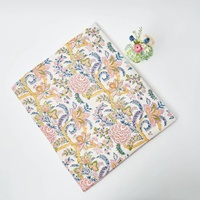 Nappe rectangulaire élégante à imprimé floral Bloc de couverture de printemps Nappe de table imprimée Cadeau de Noël-Chemins de table