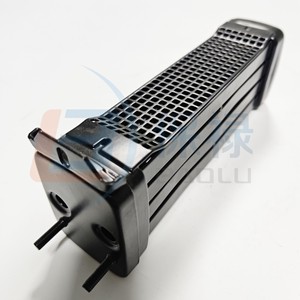 Radiador Enfriador de Aceite 111117021E Refrigerado por Agua 30x15x15mm Para Reparación y Reemplazo de Motor - Product Image 1