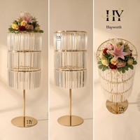 Support à fleurs moderne en métal plaqué or à 3 niveaux avec pendentifs en cristal 40 cm x 117 cm pour décoration de centre de table de grand banquet de mariage