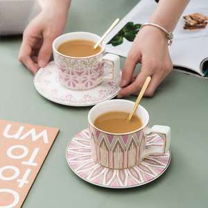 ชุดถ้วยกาแฟเซรามิกแบบสโตนแวร์สไตล์ญี่ปุ่นช้อนทองดอกไม้หัวใจสำหรับเด็กผู้หญิงเครื่องล้างจานสีขาวสีชมพู/ไมโครเวฟปลอดภัยยั่งยืน - Product Image 1