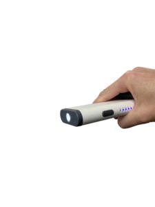 Lámpara de Trabajo COB Recargable de 800 Lúmenes, IP66, Antibacteriana, Alto CRI, Doble Iluminación, Fijación Magnética para Taller y Oficina - Product Image 3