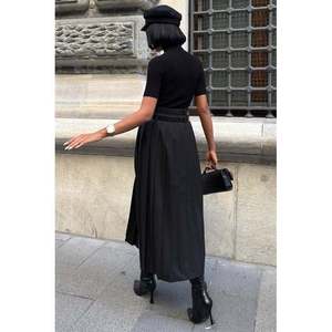 กระโปรงจีบเอวสูงทรงหรูหราพร้อมดีเทลเข็มขัดคู่และผ่าด้านหน้าสำหรับผู้หญิง 4055 - Product Image 3