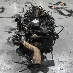 Moteur japonais d'origine 6BT d'occasion, moteur automobile complet avec boîte de vitesses pour camionnette Dodge Ram Cummins - Product Image 1