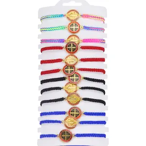 Katholieke Religieuze Geloof Benedictus Cross Dubbelzijdig Bescherming Medaille Verstelbare Geweven Armband Set