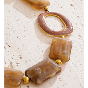 JINYOU 4184 Collana Europea Esagerata Popolare con Perle Rettangolari in Resina Color Ambra, Girocollo, <span class=keywords><strong>Gioielli</strong></span> - Product Image 2