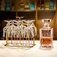 En stock, ensemble moderne de tasses à whisky et cognac comprenant des verres à vin, carafes, tasse en cristal à pieds courts, passe au lave-vaisselle et au micro-ondes