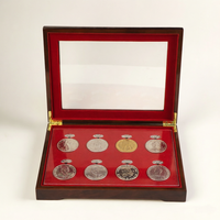 Boîte à pièces en bois brillant avec couvercle en acrylique transparent, doublure en velours rouge, logo personnalisé, 8 compartiments, boîte de présentation pour collection de pièces, cadeau souvenir