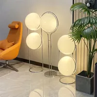 Lampe sur pied sphérique décorative de designer pour salon, style Bauhaus minimaliste, lampe sur pied globe moderne du milieu du siècle