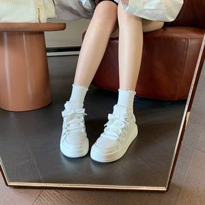 Baskets blanches pour femmes en cuir de vachette véritable, style Miu, à semelle épaisse, à lacets, rehaussantes, collection Printemps 2026, chaussures décontractées coréennes - Product Image 5