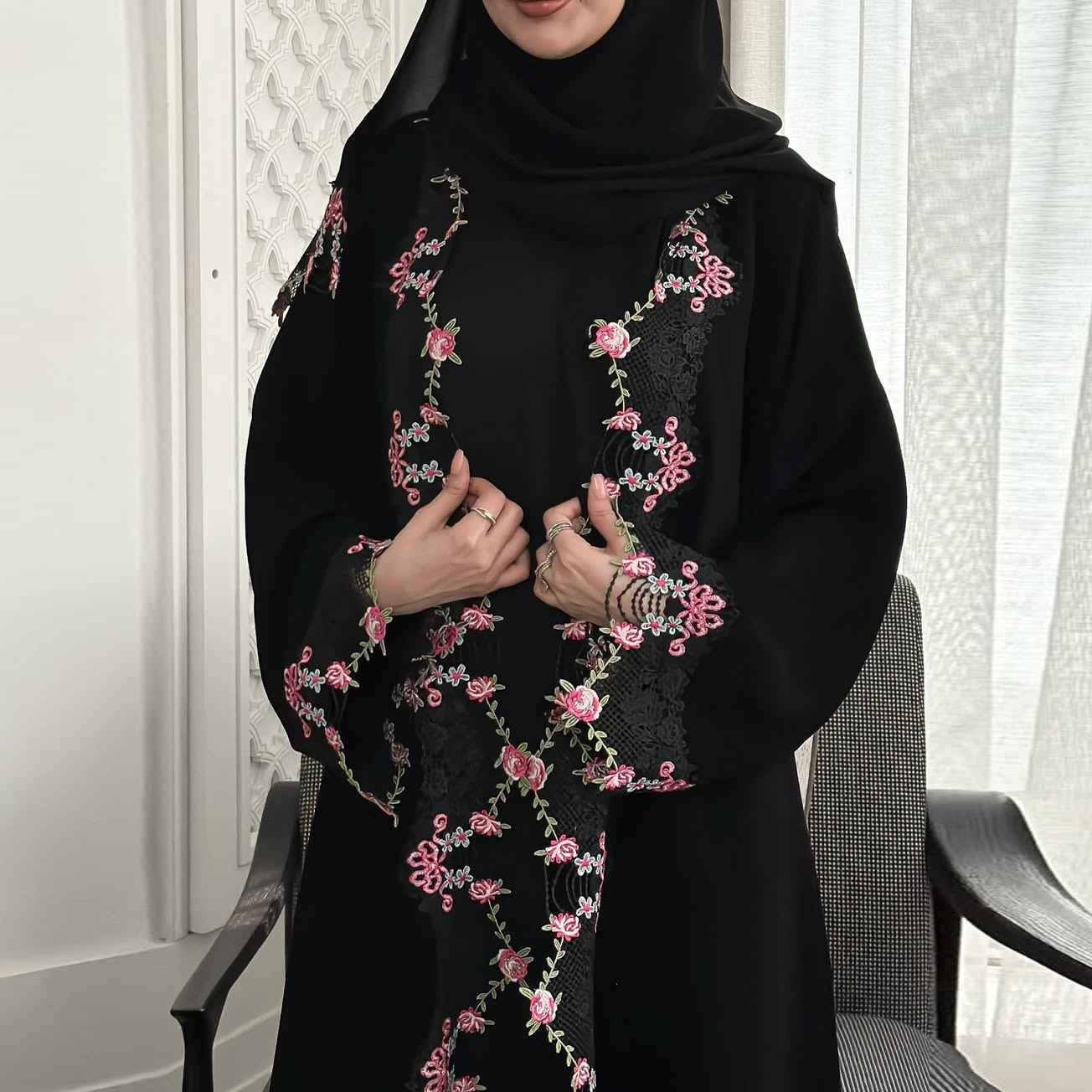 Zifeng OEM Middle Eastern Black Long Dress One Piece Jacket Embroidered Lace Stitching Cardigan Ethnic Clothing CE