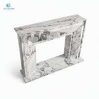 Комплект для каминной зоны Luca Natural Calacatta из белого мрамора |   Полированные колонны-подставки для каминов с узором букимач, во французском стиле, для вилл, на заказ