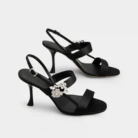 Sandales de luxe dorées à talons hauts pour femme, idéales pour les soirées estivales, avec strass étincelants, bout ouvert et boucle, parfaites pour les mariages.