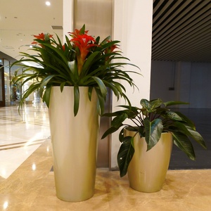 Macetas Metálicas de Fibra de Vidrio, Altas y Cónicas, de Lujo, para Diseño Interior y Exterior - Product Image 2
