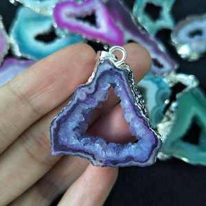 Pendentif Collier en Pierre de Quartz Naturelle Druzy Plaqué Or et Argent Qualité AAA Fait Main Inde Style Tendance Cadeau pour Femme - Product Image 1