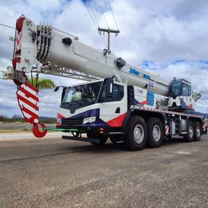 Grúa sobre Camión XCT90_BRI de 90 Toneladas con Pluma Telescópica de 48m Máx. Proveedor de Grúas de Alta Alcance con Altura de Elevación de 65 m - Product Image 1