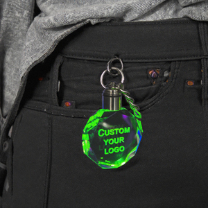 Giá rẻ bán buôn K9 trống rõ ràng Tinh thể thủy tinh móc khóa tùy chỉnh 3D khắc Laser LED ánh sáng pha lê xe logo Keychain - Product Image 1