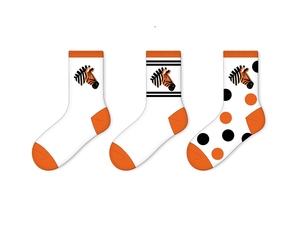 Expédition directe à FBA Agent d'achat Acheteur en croissance Chaussettes <span class=keywords><strong>de</strong></span> sport à la mode Flat Lay Top View <span class=keywords><strong>Fond</strong></span> blanc Paire athlétique Design moderne En vrac Vente en gros Confortable - Product Image 1