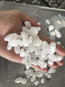 Source réputée pour les pierres de gravier rondes naturelles de galets blancs dégringolées vietnamiennes pour l'aménagement paysager extérieur - Product Image 3
