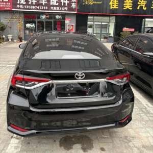 سيارة كورولا مستعملة موديل 2022، لون أسود، 30,000 كم، ناقل حركة يدوي، قيادة يسرى، إطارات R15، مقاعد قماشية، داخلية داكنة، تعمل بالبنزين - Product Image 5