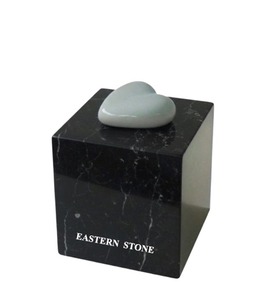 Jarrón de Mármol Pulido Eastern Stone con Rosas Rojas, Decoración para el Hogar, Arreglo Floral, Manualidades, Decoración Elegante para el Hogar - Product Image 2
