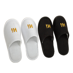 Pantuflas Blancas de Fábrica en Oferta, Logotipo Personalizado Bordado, Pantuflas Desechables de Hotel con Punta Cerrada y Diseño de Gofre - Product Image 6