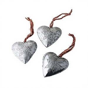 Adornos navideños colgantes en forma de corazón/suministros de decoración navideña a precio barato JUEGO DE 3 decorativos para interiores - Product Image 1