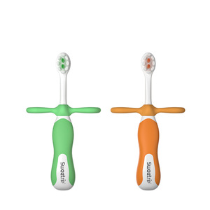 Cepillo de dientes infantil personalizado con cerdas suaves de 3-6-12 cm, fabricante OEM ODM para uso doméstico - Product Image 4