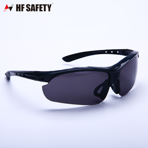 Material de lente de policarbonato oscuro Gafas DE SEGURIDAD Antiniebla Gafas de trabajo protectoras antiimpacto con marco de nylon Protección ocular - Product Image 2