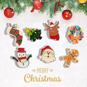Noël personnalisé couleur changeante moulage sous pression Santa doux revers émail broche Brouch broches Badges pour vêtements - Product Image 6