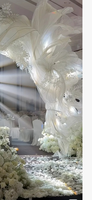 Papillon géant transparent en organza, idéal pour la décoration de fenêtres de mariage. Les couleurs peuvent être personnalisées