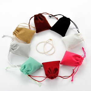 GLAMPKG Custom Suede Soft Velvet Drawstring Jewelry Organizer Unique Design Small Jewellery Pouch Box with Logo Packaging - Product Image 6