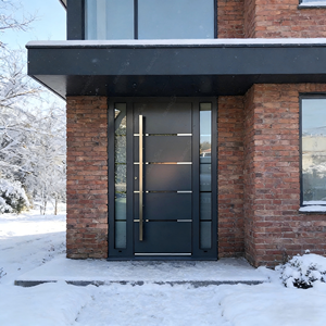 Portes <span class=keywords><strong>d</strong></span>'<span class=keywords><strong>entrée</strong></span> pivotantes modernes personnalisées à longue poignée en métal, portes <span class=keywords><strong>d</strong></span>'<span class=keywords><strong>entrée</strong></span> de sécurité en acier inoxydable avec lumière latérale - Product Image 1