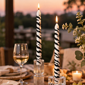 Bougie cylindrique moderne à imprimé animal, cire blanche avec rayures zébrées, 10 pouces de haut, pour décoration de table - Product Image 3