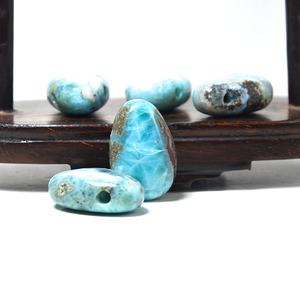 Ciondolo Aita in <span class=keywords><strong>Larimar</strong></span> Naturale Blu Taglio a Pera 30mm, <span class=keywords><strong>Pietra</strong></span> Liscia Lucidata per Creazione Collane con Cordino in Pelle, Gioielli Fai da Te - Product Image 1