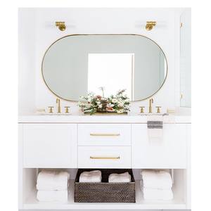 Vente en gros de grands miroirs muraux ovales en métal noirs et dorés encadrés sur toute la longueur et à suspendre pour le maquillage - Product Image 1