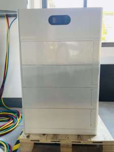 Baterías de Litio de 30 Kwh y 50 Kwh para Sistemas Solares de 48 Voltios, 300-400 Ah, Paquetes de Baterías de Litio-Ion Reciclables LFeLi-48400, Fabricante Lit - Product Image 1