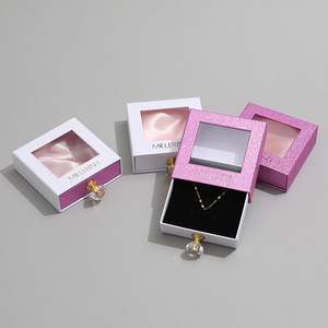 Caja de Joyería con Cajón Deslizable Rosa Brillante con Logotipo Personalizado, Ventana Transparente de PVC y Asa de Cristal para Empaque de Collares y Pulseras - Product Image 3
