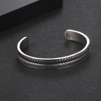 Pulsera de hombre de plata tibetana color acero con diseño geométrico de espiga de trigo, forma de C abierta, joyería CZ056