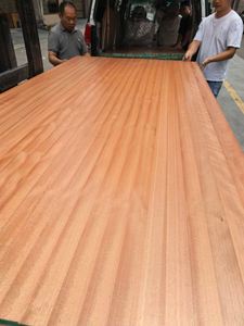 Planches <span class=keywords><strong>de</strong></span> chêne rouge <span class=keywords><strong>massif</strong></span> <span class=keywords><strong>de</strong></span> haute qualité pour meubles d'intérieur – Matière première fournie directement par l'usine - Product Image 4