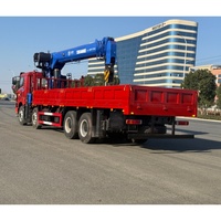 Grue montée sur camion CLW 8x4 de 16 tonnes, flèche droite à 5 sections, longueur de levage de 19,8 m, moteur Cummins, pompe Huade robuste, boîte de vitesses