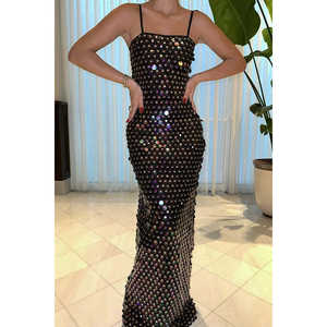 Robe de soirée longue en crochet violet à fines bretelles, coupe de bal, fente haute, détails de sequins, longueur ras du sol, taille XS, pour les soirées - Product Image 2